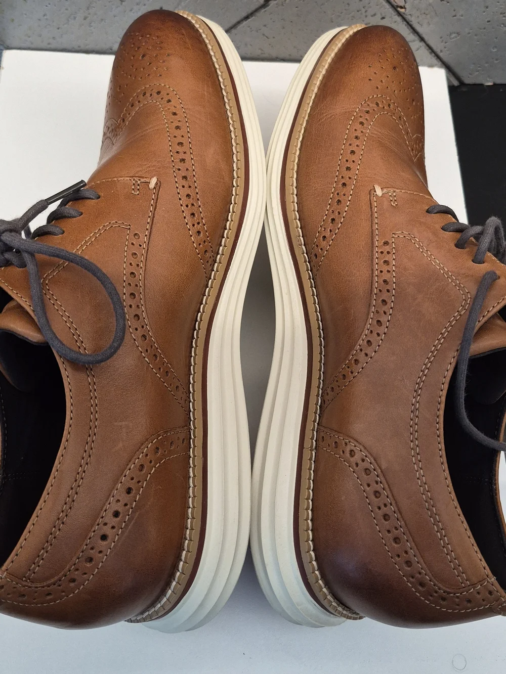Cole Haan British Tan Classic Brogue Perforations Short Wingtip Oxfords Size 11.